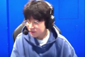 Zeus：和25年HLE的選手們一起聚餐了 有點(diǎn)送別會(huì)那種感覺？