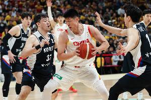 翟曉川：相信中國(guó)男籃一定會(huì)做出調(diào)整 打好下一場(chǎng)比賽