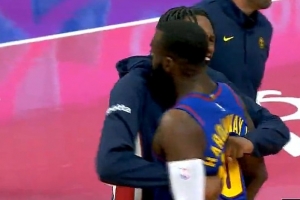 神經(jīng)刀來(lái)了！小哈達(dá)威連中兩記三分反超回來(lái) 此前三分5中0！