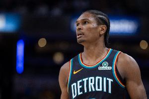 美記：活塞未表現出本賽季做大交易的意向 他們不愿放棄奧薩爾