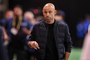 馬斯切拉諾：考慮到蘇牙的關(guān)注度和生涯成就，做出替補(bǔ)決定很艱難