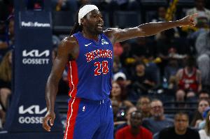 能攻能傳！斯圖爾特內傳內助杜倫空接暴扣 隨后又命中底角三分