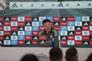 阿隆索：貝林厄姆能適應(yīng)不同的角色 我們內(nèi)部非常穩(wěn)固