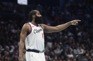 最夯的牛馬！哈登半場出場時間最長 貢獻(xiàn)17分4板5助2斷 正負(fù)值+15