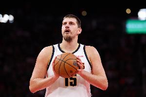 賽馬！阿德?tīng)柭喝艋@球是唯一目標(biāo)會(huì)很可悲  約基奇是很好的榜樣