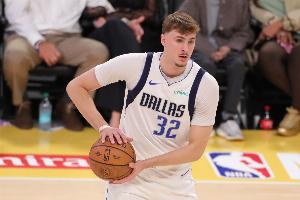 【菜鳥】弗拉格35分生涯新高 克尼佩爾20分穩(wěn)定輸出 費爾斯刺頭