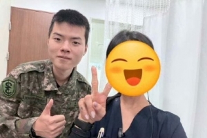 韓國(guó)網(wǎng)友曬照：偶遇服役中的Deft