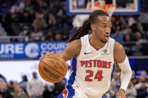 雪中送炭！詹金斯強攻得手 打破球隊得分荒穩(wěn)住局勢