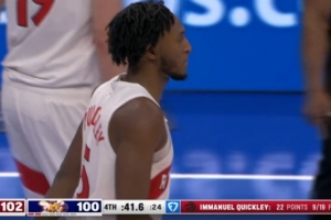 關(guān)鍵球！奎克利中路突擊 漂移拋投打中幫助猛龍領(lǐng)先2分