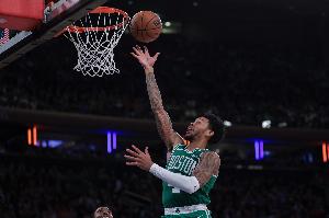 替補手感很熱！安芬尼·西蒙斯半場10中7&三分4中2砍下16分