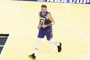 東契奇談背靠背出場時間：相差5-6分鐘差別不大 已為明天做好準(zhǔn)備