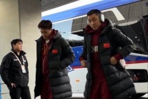 今日18:00中國(guó)男籃世預(yù)賽客戰(zhàn)韓國(guó) 小伙子們已經(jīng)抵達(dá)場(chǎng)館