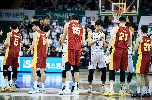 玩的不是一個(gè)東西！中國(guó)男籃再負(fù)韓國(guó)同一死法 沒(méi)有投射寸步難行