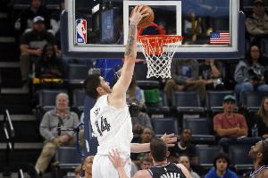 統(tǒng)治級(jí)！埃迪順下起飛空接暴扣 砍下生涯首個(gè)得分30+