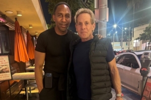 兩大詹黑合體！Skip曬與A·史密斯合照：我們暢聊過去現(xiàn)在未來