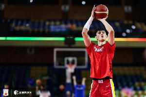 下半場遭棄用！曾凡博出場5分46秒2投0中&罰球2中0 所有數(shù)據(jù)掛零