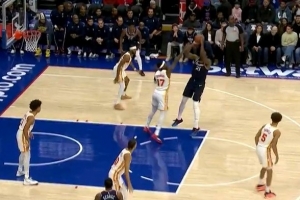 狀態(tài)不錯(cuò)！恩比德今日復(fù)出 上來(lái)就干拔中投首開(kāi)記錄！