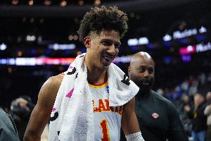 從發(fā)展聯(lián)盟打成新鷹王！老鷹全能戰(zhàn)士崛起 他讓楊少俠感受到危機