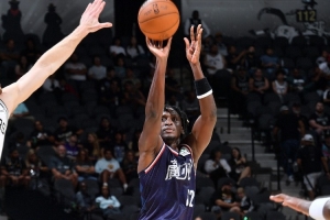 隊(duì)記：奧拉迪波或能挽救沉淪的快船 唯一缺點(diǎn)是擠占桑德斯的時(shí)間