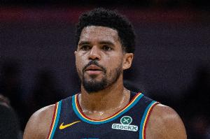 臥底一整場(chǎng)！哈里斯&詹金斯合計(jì)30投5中一共得15分 但雙雙躺贏