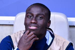 還有2年合同門迪時(shí)隔半年復(fù)出又傷了 8個(gè)月踢1場身價(jià)剩1000萬