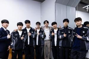 爆料人：iG目前陣容呼吸哥或韓國(guó)上單 中單Rookie或LDL青訓(xùn)中單 Daeny不會(huì)留