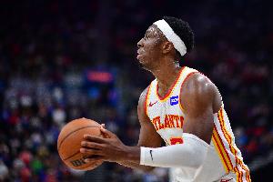 率先發(fā)力！奧孔武首節(jié)6中5拿到12分 三分3中2