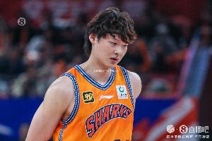 予取予求！王哲林半場10分鐘5中5拿到13分6板 正負值+15