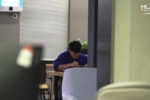 HLE阿姨高度評(píng)價(jià)Gumayusi：他是選手里第一個(gè)提起姨母的人呢