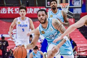 上賽季好搭檔！半場韋瑟斯龐拿到10分2板4助 米奇拿到11分6板