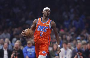 飆上了！亞歷山大后撤步三分直接命中 回應(yīng)勇士攻擊波