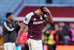 埃梅里：沃特金斯一直受膝傷困擾，他需要休息來緩解疼痛