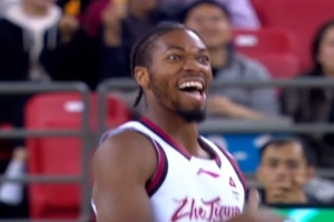 得分機(jī)器！浙江新外援蘭道夫17分鐘砍下28分 14中8&三分5中4