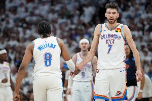 杰倫威：切特效率很高用不同方式給他喂球很有趣 讓我工作更輕松