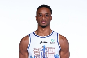 就靠你打了！納托爾12中7拿到20分5板2助1斷