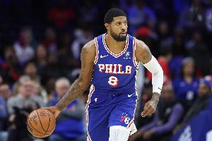 穩(wěn)扎穩(wěn)打！保羅·喬治半場(chǎng)7中3拿到8分5板 正負(fù)值+6