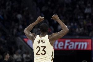 庫里不在不會(huì)打球！追夢(mèng)上半場(chǎng)4中0得到0分4板2助  三分3中0