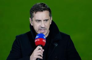 內(nèi)維爾：切爾西后衛(wèi)整場比賽有球表現(xiàn)都很差，總在自家禁區(qū)傳球