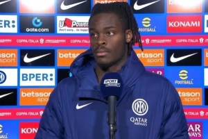 比塞克：因丟球感到有點(diǎn)生氣 賽季還長之前輸一兩場比賽是正常的