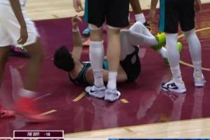 米切爾犯規(guī)！阿夫迪亞籃下防守被米切爾頂?shù)椒敢?guī) 開拓者挑戰(zhàn)成功