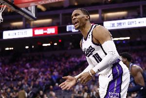 苦吞里程“悲”！威少全場(chǎng)13中5得到12分4板9助 生涯得分超鄧肯！