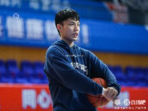 媒體人：不知道現(xiàn)在徐杰在FIBA賽場行不行 總之在CBA一定行