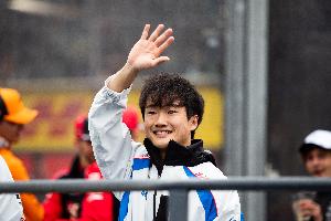 角田裕毅：無(wú)緣下賽季席位無(wú)比艱難，我會(huì)更努力回到賽場(chǎng)