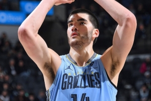 打得不錯(cuò)！扎克·埃迪9投4中&罰球3中2 得到10分9板1助2帽