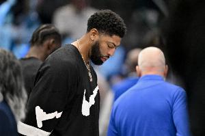 尷尬紀錄！濃眉本場出戰(zhàn)超過20分鐘僅得2分 創(chuàng)個人生涯最低