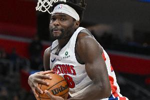 比克斯塔夫：斯圖爾特是聯(lián)盟最好的防守中鋒 且優(yōu)勢(shì)明顯