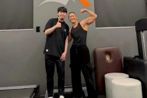 +肌肉！健身教練來到HLE后分享與Kanavi的合影