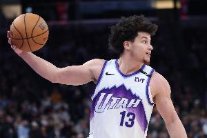 來勁了！18號秀克萊頓垃圾時間連中3記三分打停尼克斯