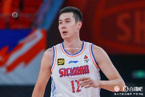 四川隊最穩(wěn)！李金效10中5&三分5中2拿到17分3板