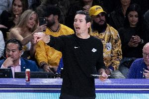 雷迪克：我們后三節(jié)合計贏了1分 但最終還是輸了21分